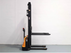 Apilador Electrico conductor a pie mb forklift ES12-12ES (2S360) - 2405025 | Europea de Carretillas