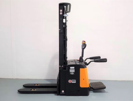 Apilador Electrico con plataforma MB FORKLIFT ES20-20RAS (3F550)