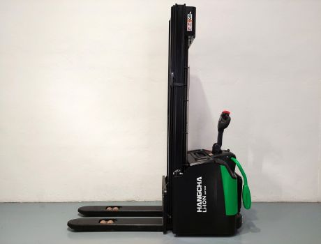 Apilador Electrico con plataforma HANGCHA CDD16-AC2S-I