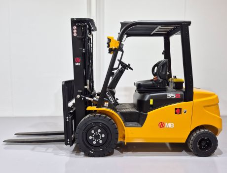Carretilla Elevadora Electrica 4 ruedas MB FORKLIFT EFL353