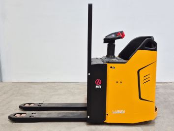 Transpaleta Electrica con plataforma MB FORKLIFT KPL201H