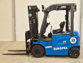 Carretilla Elevadora Electrica 4 ruedas BYD SEF25B