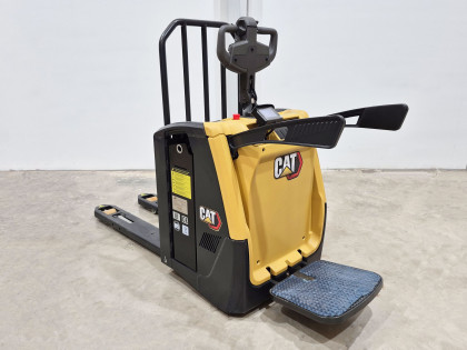 Transpaleta Electrica con plataforma caterpillar NPV20N3 (LITIO) - 3964010 | Europea de Carretillas 2