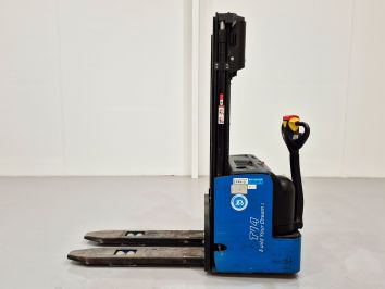 Apilador Electrico conductor a pie BYD EPS14