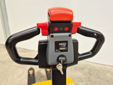Transpaleta Electrica mb forklift EPT20-15ET2H (Gel y Rueda Goma) - 3875007 | Europea de Carretillas