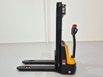 Apilador Electrico conductor a pie MB FORKLIFT ESA121 (2S270) (Gel)