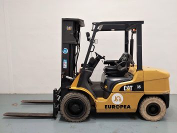 Carretilla Elevadora Diesel CATERPILLAR DP35NTD