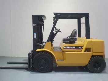 Carretilla Elevadora Diesel CATERPILLAR DP40K-MC