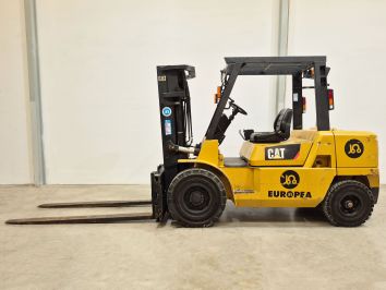 Carretilla Elevadora Diesel CATERPILLAR DP45K