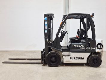 Carretilla Elevadora Diesel UNICARRIERS Y1D2A25Q