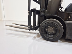Carretilla Elevadora Electrica 3 ruedas mb forklift CPD18TV8-LI - 3119003 | Europea de Carretillas