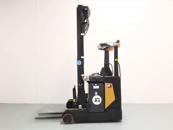 Carretilla Retractil conductor sentado CATERPILLAR NR16N2H