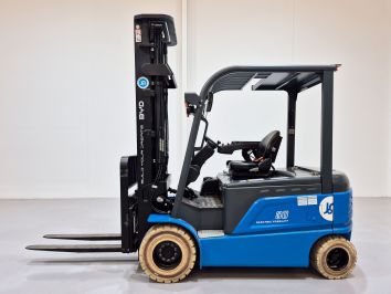 Carretilla Elevadora Electrica 4 ruedas BYD ECB30C