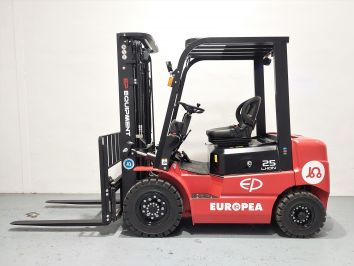 Carretilla Elevadora Electrica 4 ruedas MB FORKLIFT EFL252 (Litio)