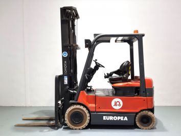 Carretilla Elevadora Electrica 4 ruedas TOYOTA 7FBMF25