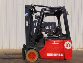 Carretilla Elevadora Electrica 3 ruedas LINDE E16C-01 (serie 386)