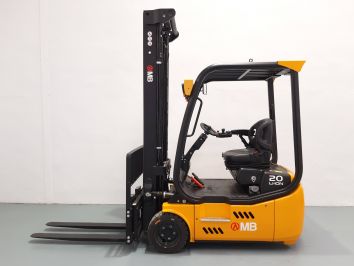 Carretilla Elevadora Electrica 3 ruedas MB FORKLIFT CPD20L2 (litio)