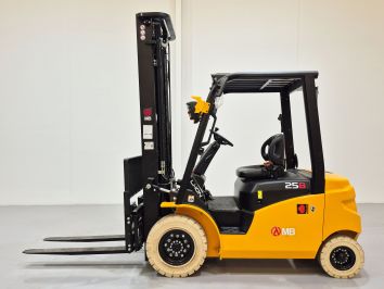 Carretilla Elevadora Electrica 4 ruedas MB FORKLIFT EFL253 (Litio) 80V 280Ah