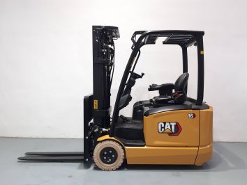 Carretilla Elevadora Electrica 3 ruedas CATERPILLAR EP16ANT