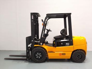 Carretilla Elevadora Electrica 4 ruedas MB FORKLIFT EFL302 (Litio)