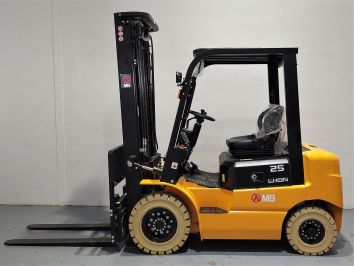 Carretilla Elevadora Electrica 4 ruedas MB FORKLIFT EFL252 (Litio)