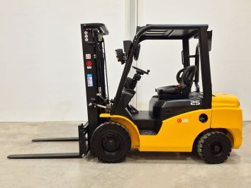 Carretilla Elevadora Diesel MB FORKLIFT CPCD25T8-G51