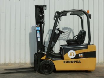 Carretilla Elevadora Electrica 3 ruedas CATERPILLAR EP20NT-MC