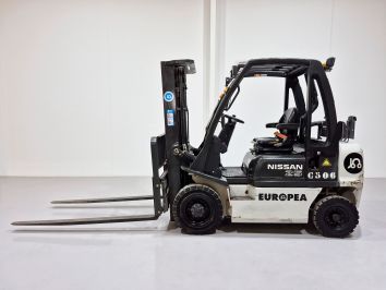 Carretilla Elevadora Diesel UNICARRIERS Y1D2A25Q