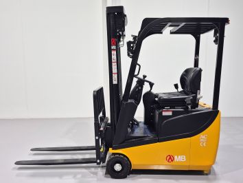 Carretilla Elevadora Electrica 3 ruedas MB FORKLIFT CCE313
