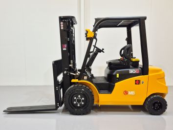 Carretilla Elevadora Electrica 4 ruedas MB FORKLIFT EFL303 (Litio) 80V 205Ah