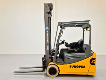 Carretilla Elevadora Electrica 3 ruedas JUNGHEINRICH EFG220