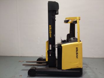 Carretilla Retractil conductor sentado HYSTER R-2.5