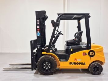 Carretilla Elevadora Electrica 4 ruedas MB FORKLIFT EFL353