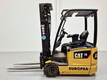 Carretilla Elevadora Electrica 3 ruedas CATERPILLAR EP16ACNT