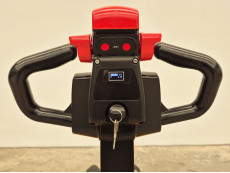 Transpaleta Electrica mb forklift EPL154 (Litio) 24V 30Ah - 3125114 | Europea de Carretillas
