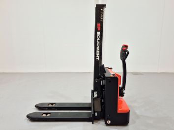 Apilador Electrico conductor a pie EP ESi161