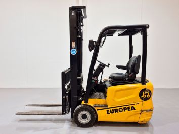 Carretilla Elevadora Electrica 3 ruedas MB FORKLIFT CPDS15-AC6