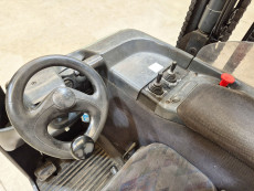 Carretilla Retractil conductor sentado linde R14 - 426031 | Europea de Carretillas