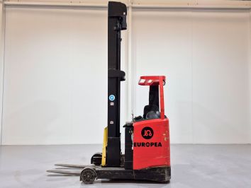 Carretilla Retractil conductor sentado HYSTER R1.6