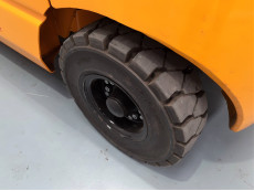 Carretilla Elevadora Electrica 4 ruedas mb forklift EFL302 (Litio) - 3185011 | Europea de Carretillas