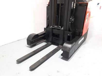 Carretilla Retractil conductor sentado bt RRE-180-E - 3213002 | Europea de Carretillas 2
