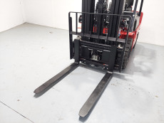 Carretilla Elevadora Electrica 4 ruedas mb forklift EFL252 (Litio) - 3258005 | Europea de Carretillas