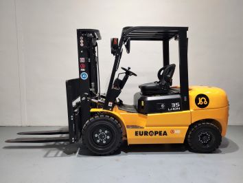 Carretilla Elevadora Electrica 4 ruedas MB FORKLIFT EFL352 (Litio)