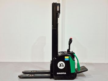 Apilador Electrico con plataforma HANGCHA CDD16-AC2S-I