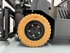 Carretilla Elevadora Electrica 3 ruedas mb forklift CPD15TVL (Litio) 80V 150Ah - 3781013 | Europea de Carretillas