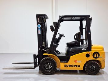 Carretilla Elevadora Diesel MB FORKLIFT CPCD25T8-G51