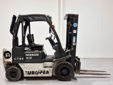 Carretilla Elevadora Diesel unicarriers Y1D2A25Q - 2511007 | Europea de Carretillas