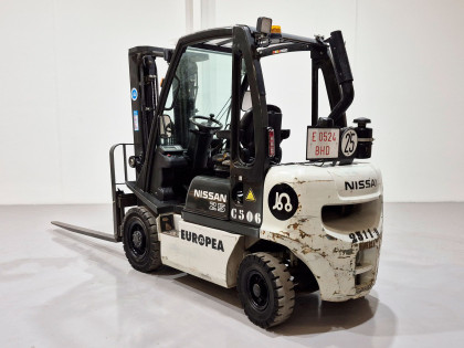 Carretilla Elevadora Diesel unicarriers Y1D2A25Q - 2511009 | Europea de Carretillas 2