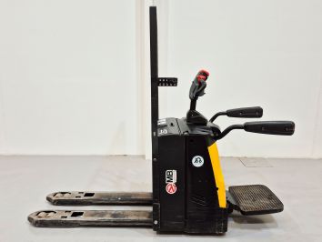 Transpaleta Electrica con plataforma MB FORKLIFT RPL201 (Litio)