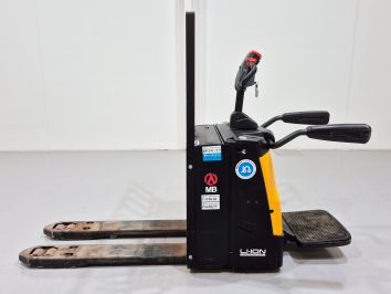 Transpaleta Electrica con plataforma MB FORKLIFT RPL201H (Litio)